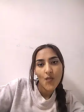 Snapshot of emilyvalencia_1 chatting on 04/25/26, 05:43 emilyvalencia 1 online show from 04/25/26, 05:43