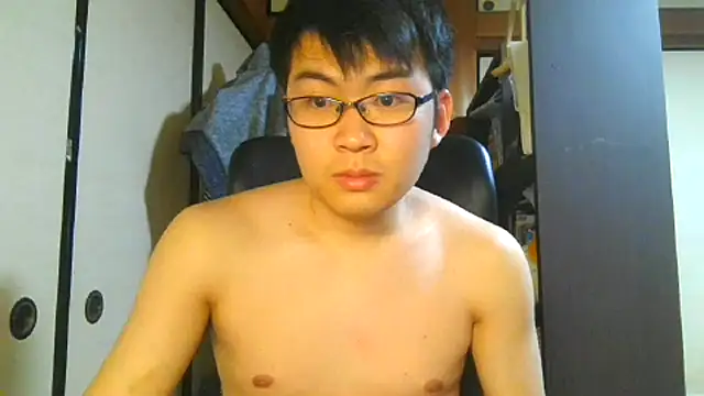 Snapshot of hiromu53 chatting on 03/26/26, 12:44 hiromu53 online show from 03/26/26, 12:44