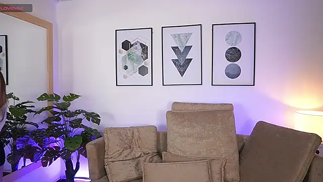 MilaCrave online show from 09/10/25, 11:43