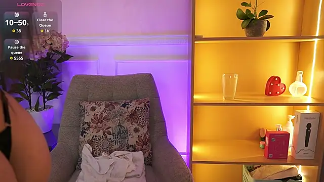 MilaCrave online show from 02/28/26, 11:44