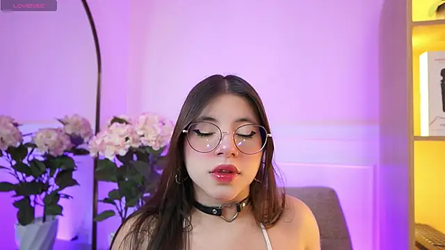 MilaCrave online show from 03/09/26, 12:09