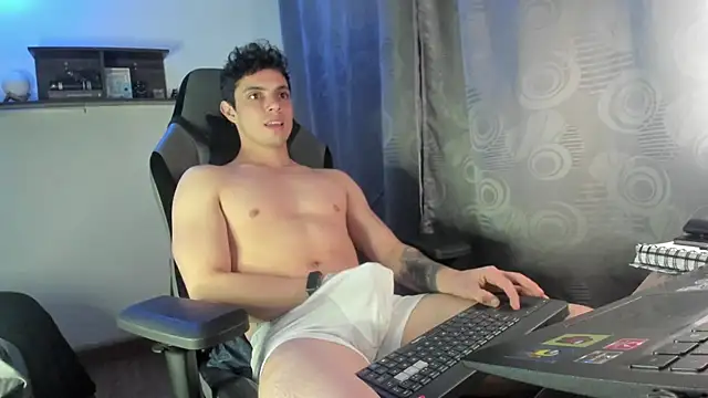 yourfavoriteboy   online show from 09/20/25, 05:52