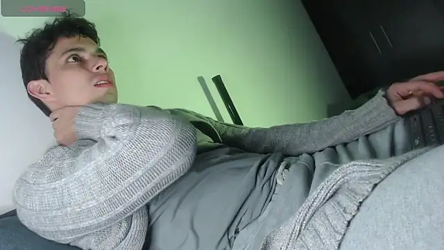 yourfavoriteboy   online show from 10/07/25, 11:13