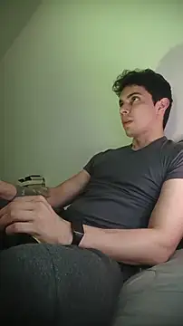 yourfavoriteboy   online show from 01/10/26, 12:56