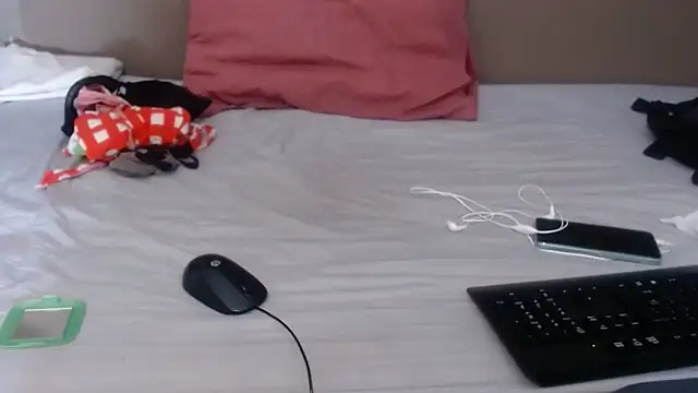 TALLHORNYBEAR online show from 09/26/25, 04:05