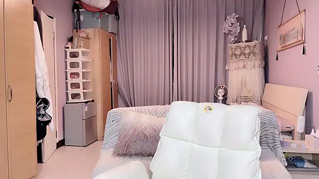 Y2Luvk online show from 09/10/25, 08:53