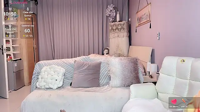 Y2Luvk online show from 10/13/25, 11:27