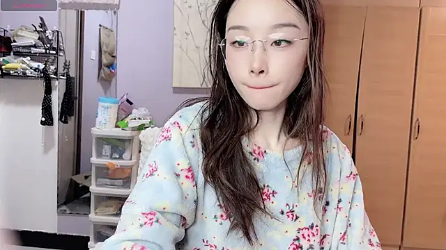 Y2Luvk online show from 11/15/25, 10:26