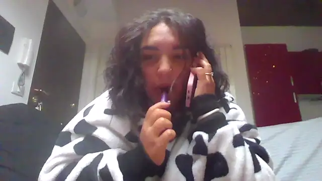 Snapshot of LadySophia03 chatting on 09/24/25, 04:21 LadySophia03 online show from 09/24/25, 04:21