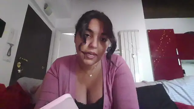 Snapshot of LadySophia03 chatting on 09/29/25, 08:19 LadySophia03 online show from 09/29/25, 08:19