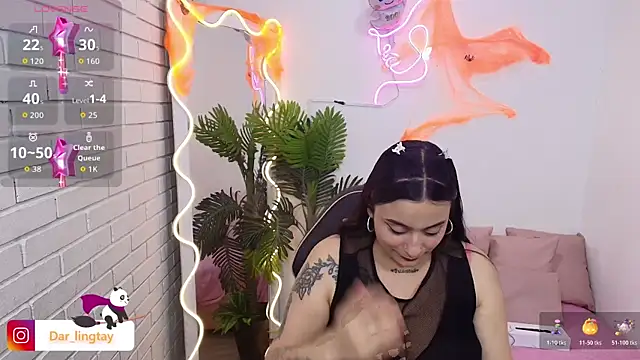 Darling tay online show from 10/24/25, 12:08