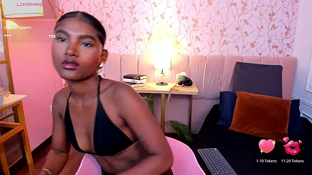 halleylorens online show from 07/14/26, 07:19