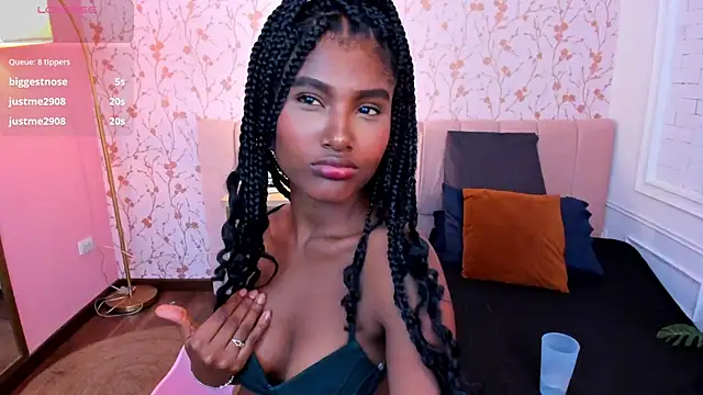 halleylorens online show from 07/18/26, 07:39