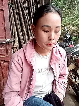 Ruaiuoi online show from 02/18/26, 01:01