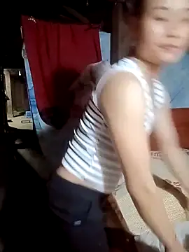 Snapshot of Ruaiuoi chatting on 04/27/26, 12:25 Ruaiuoi online show from 04/27/26, 12:25