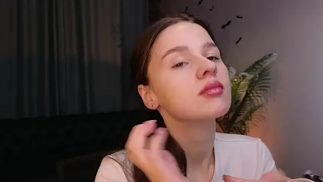 Olivia Farrell online show from 10/31/25, 12:50