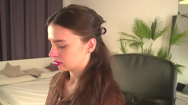 Olivia Farrell online show from 11/15/25, 12:45