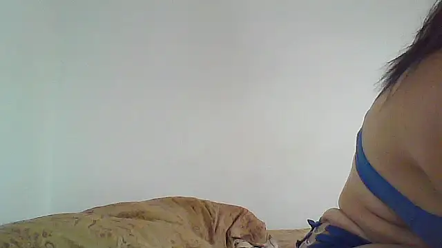 naiaratobon   online show from 11/11/25, 09:48