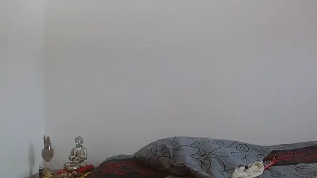 naiaratobon   online show from 03/25/26, 05:30