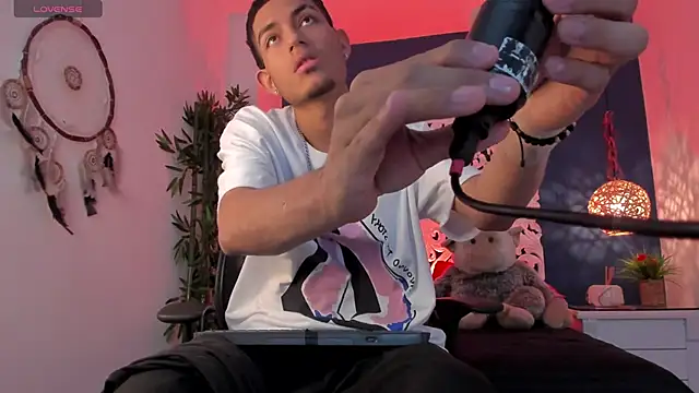 Snapshot of Adonis_WB chatting on 10/03/25, 09:34 Adonis WB online show from 10/03/25, 09:34