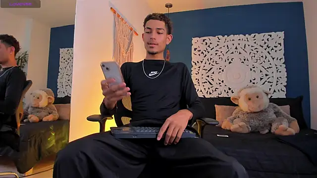 Adonis WB online show from 11/06/25, 08:21