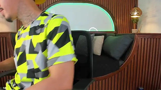 Donovan Desmond online show from 12/05/25, 07:32