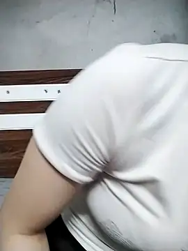 Snapshot of Mie_rose chatting on 02/22/26, 01:40 Mie rose online show from 02/22/26, 01:40