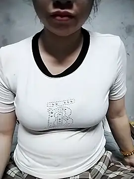 Snapshot of Mie_rose chatting on 02/22/26, 01:42 Mie rose online show from 02/22/26, 01:42