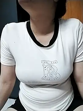 Snapshot of Mie_rose chatting on 04/25/26, 01:36 Mie rose online show from 04/25/26, 01:36