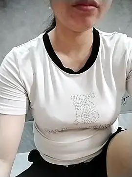 Snapshot of Mie_rose chatting on 05/03/26, 01:11 Mie rose online show from 05/03/26, 01:11