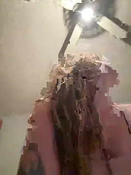 Snapshot of Tlynn chatting on 09/25/25, 07:23 Tlynn online show from 09/25/25, 07:23