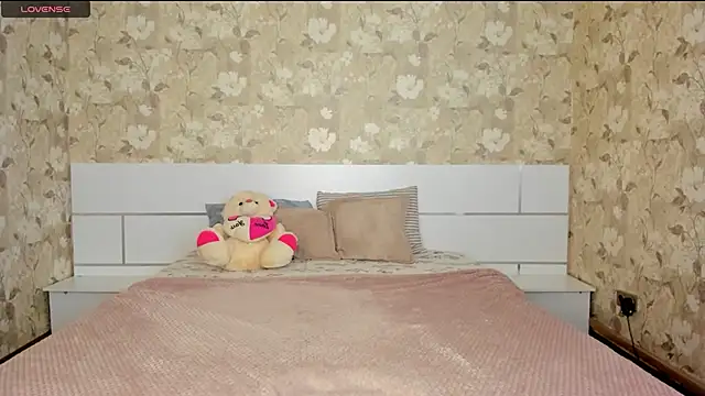 mishapallmer online show from 12/02/25, 08:52