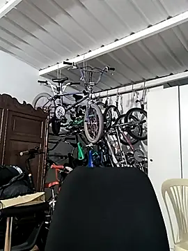 Snapshot of RejoinedLescol chatting on 10/14/25, 04:13 RejoinedLescol online show from 10/14/25, 04:13