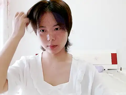 huihui520-- online show from 09/18/25, 12:01
