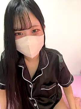 Snapshot of noa_uxu chatting on 09/26/25, 12:03 noa uxu online show from 09/26/25, 12:03