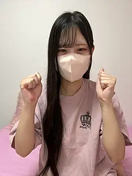 Snapshot of noa_uxu chatting on 09/29/25, 01:11 noa uxu online show from 09/29/25, 01:11