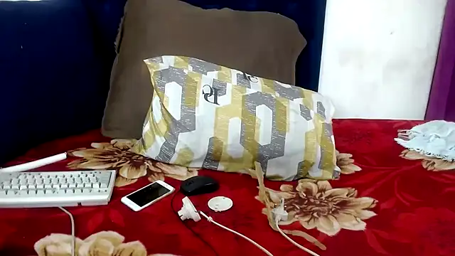 BUNNYCHOWX28 online show from 09/12/25, 08:42