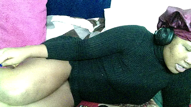 BUNNYCHOWX28 online show from 01/10/26, 05:48