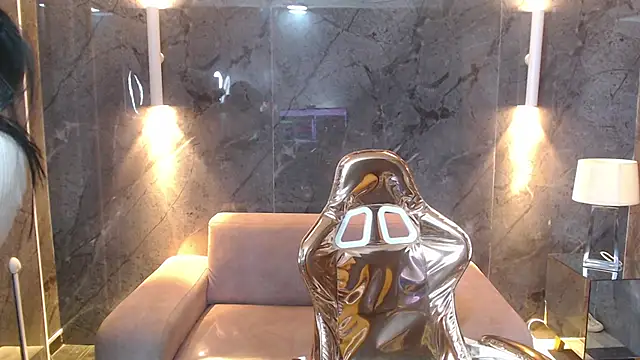 Eilyn love b online show from 10/21/25, 12:50