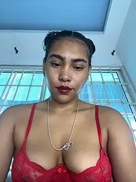 SophieD online show from 10/21/25, 01:45