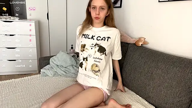 Naughtybaby11 online show from 10/10/25, 08:46