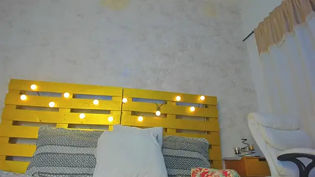 bonnie sm online show from 11/25/25, 08:42