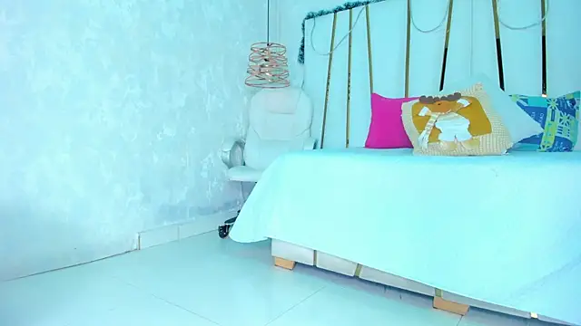 bonnie sm online show from 12/05/25, 06:04