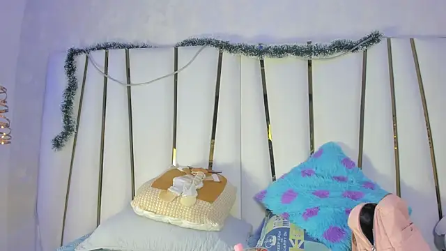 bonnie sm online show from 12/16/25, 08:03