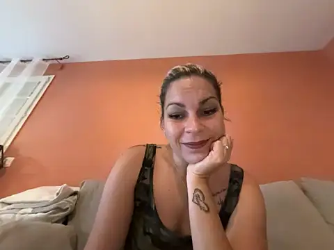 minettedusud online show from 09/18/25, 07:32