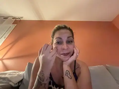 minettedusud online show from 09/18/25, 08:33