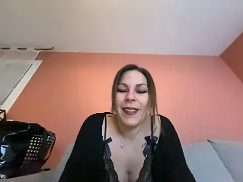 Snapshot of minettedusud chatting on 02/19/26, 07:26 minettedusud online show from 02/19/26, 07:26