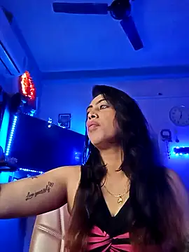 Snapshot of Love_Beauty01 chatting on 02/04/26, 06:36 Love Beauty01 online show from 02/04/26, 06:36