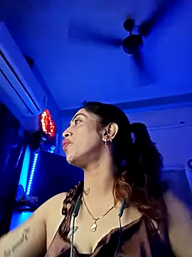 Snapshot of Love_Beauty01 chatting on 02/08/26, 06:55 Love Beauty01 online show from 02/08/26, 06:55