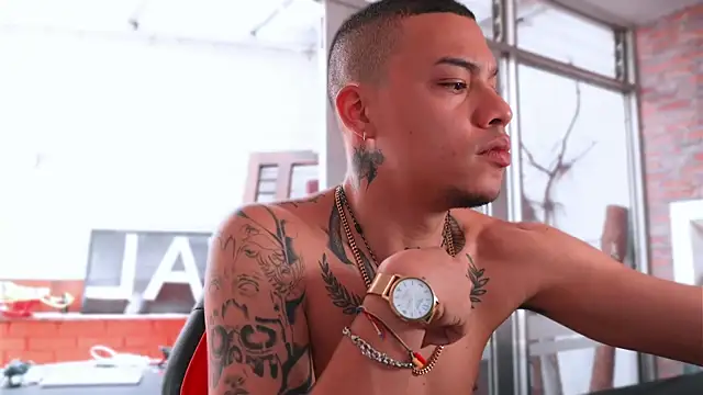 AlphaMasterXxx online show from 04/12/26, 03:50